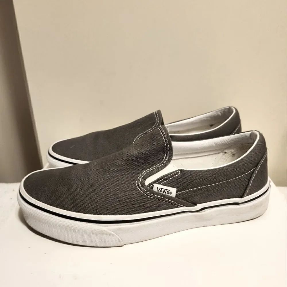 VANS "Asher" Gray Canvas Slip-On Sneakers Womans 8/38.5 Ret $135 WORN ONCE!